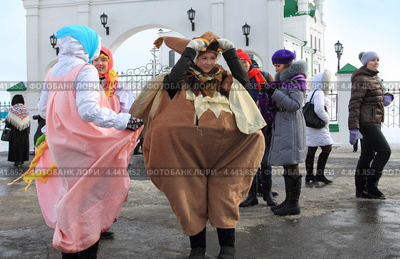 Ряженые в покемонов Ялуторовские девчонки (2013 год). Редакционное фото, фотограф Анатолий Матвейчук / Фотобанк Лори