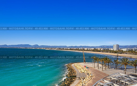 Salou Platja Capellans beach in Tarragona of Catalonia. Стоковое фото, агентство Ingram Publishing / Фотобанк Лори