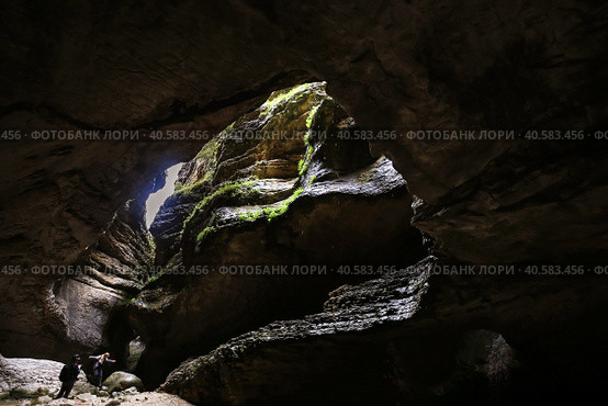 Салтинская пещера, Гунибский район, Дагестан (2021 год). Редакционное фото, фотограф Римма Тельнова / Фотобанк Лори