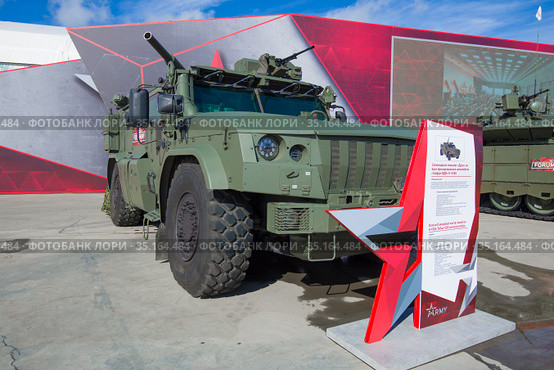 Самоходный миномет "Дрок" на базе бронеавтомобиля "Тайфун-ВДВ" К-4386, на международном военном форуме "Армия-2020". Парк "Патриот" Редакционное фото, фотограф Виктор Карасев / Фотобанк Лори