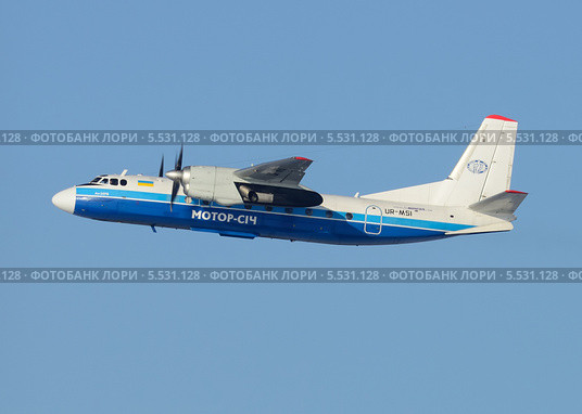 Самолет Ан-24РВ (бортовой UR-MSI) авиакомпании "Мотор-Сiч" вылетает из Внукова (2012 год). Редакционное фото, фотограф Alexei Tavix / Фотобанк Лори