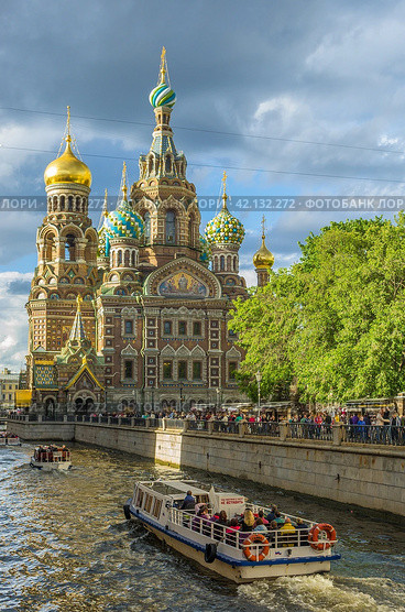 Санкт-Петербург. Храм Спас-на-Крови и канал Грибоедова (2015 год). Редакционное фото, фотограф Megapixx / Фотобанк Лори