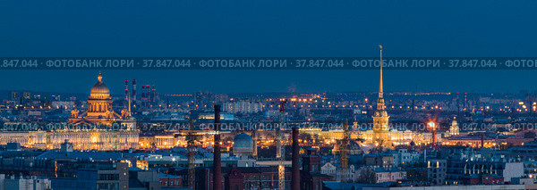Санкт-Петербург. Крыши города. Петропавловская крепость и Исаакиевский собор. Панорамма (2022 год). Редакционное фото, фотограф Литвяк Игорь / Фотобанк Лори