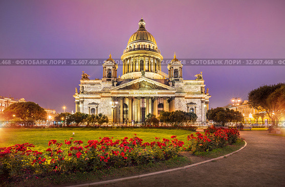 Санкт-Петербург. Летней ночью у Исаакия. Summer night at St. Isaac's Cathedral (2016 год). Стоковое фото, фотограф Baturina Yuliya / Фотобанк Лори