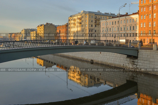 Санкт-Петербург. Набережная Обводного канала, Можайский мост (2013 год). Стоковое фото, фотограф Александр Алексеев / Фотобанк Лори