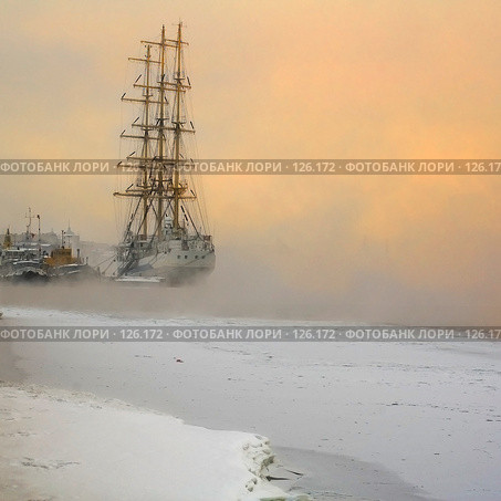 Санкт-Петербург. Нева. Утро. Парусник на зимовке (2006 год). Стоковое фото, фотограф Александр Алексеев / Фотобанк Лори