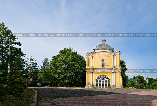 Санкт-Петербург, Троице-Сергиева Приморская пустынь. Угловая башня-библиотека, архитектор Пьетро-Антонио Трезини, 18 век. Стоковое фото, фотограф Елена  Попкова / Фотобанк Лори