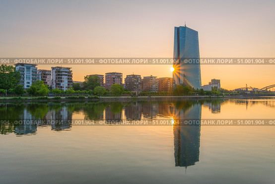 Seat of the European Central Bank in Frankfurt at Sunrise. Hesse, Germany. Редакционное фото, фотограф Максим Забаровский / Фотобанк Лори