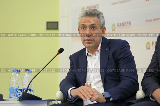 Сергей Николаевич Горьков - председатель Правления государственной корпорации Банк развития и внешнеэкономической деятельности (Внешэкономбанк) на Гайдаровском форуме 2017. Редакционное фото, фотограф Игорь Долгов / Фотобанк Лори