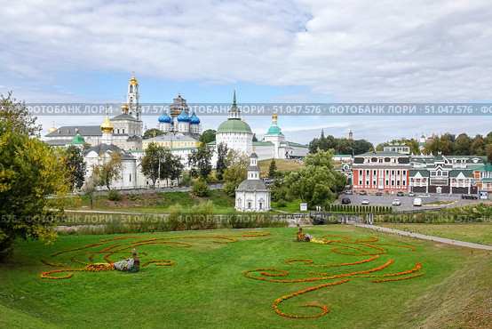 Сергиев Посад, вид на Троице-Сергиеву лавру. Московская область. Редакционное фото, фотограф Лариса Гордеева / Фотобанк Лори