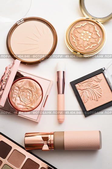 Set of luxury beautiful cosmetics for fashion make up  on white  background. Стоковое фото, агентство Ingram Publishing / Фотобанк Лори
