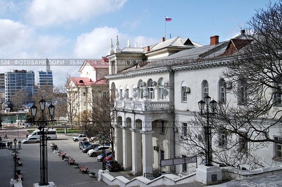 Севастополь, проспект Нахимова, дом 13. Строительное управление ЧФ РФ (2021 год). Редакционное фото, фотограф Илюхина Наталья / Фотобанк Лори