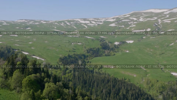 Северный Кавказ. Кавказский природный заповедник. Плато Лаго-Наки весной. North Caucasus. Caucasian nature reserve. Lago-Naki Plateau in spring. (2021 год). Редакционное видео, видеограф Евгений Романов / Фотобанк Лори