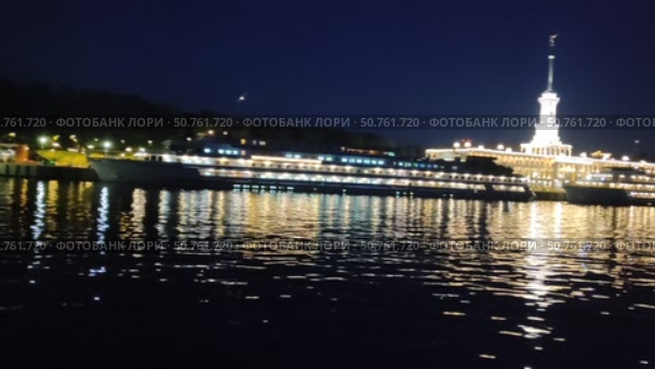 Северный речной вокзал вечером (2024 год). Редакционное видео, видеограф Мария Сергеева / Фотобанк Лори
