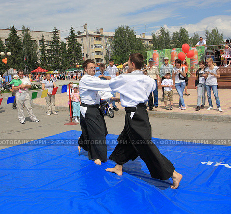 Шаг навстречу. Айкидо (2011 год). Редакционное фото, фотограф Анатолий Матвейчук / Фотобанк Лори