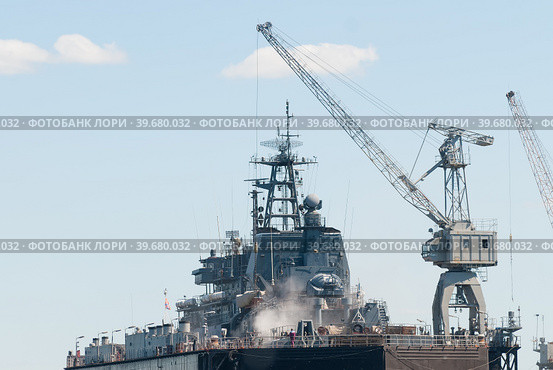 Ship in Baltiysk dry dock (2010 год). Редакционное фото, фотограф Сергей Буторин / Фотобанк Лори
