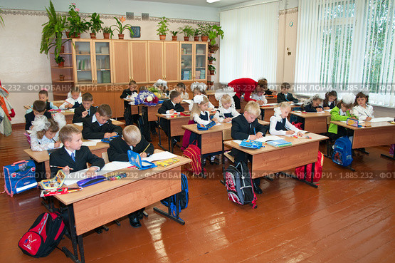 Школьный урок в классе (2009 год). Редакционное фото, фотограф Кекяляйнен Андрей / Фотобанк Лори