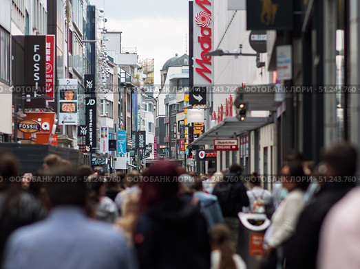 Shopping District at Hohe Strasse in Koln, Germany. Редакционное фото, фотограф Sergakoff / Фотобанк Лори