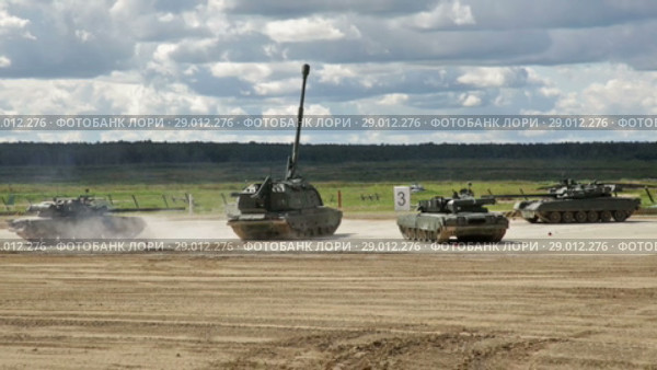Шоу военной техники на полигоне "Алабино" в Московской области. Международный военно-технический форум "Армия-2018" Редакционное видео, видеограф Игорь Долгов / Фотобанк Лори
