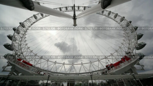 Символ Лондона - London eye (2010 год). Стоковое видео, видеограф Losevsky Pavel / Фотобанк Лори