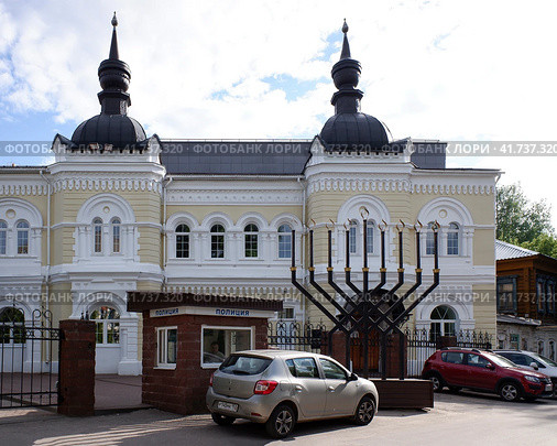 Синагога на улице Грузинская, Нижний Новгород. Nizhny Novgorod, Russia - June 14, 2022. Building of synagogue in Gruzinskaya street. Sunny summer view. Редакционное фото, фотограф Александр Кузнецов / Фотобанк Лори
