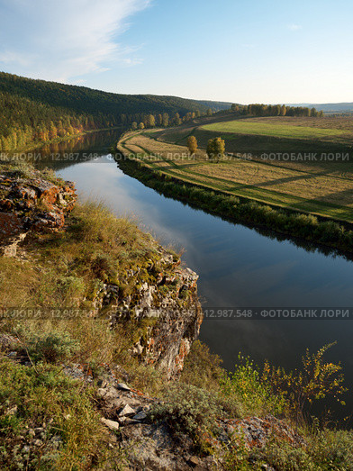 Скалистый берег реки Юрюзань. Башкортостан. Стоковое фото, фотограф Сергей Костарев / Фотобанк Лори