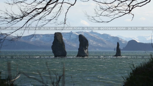 Скалы Три Брата на Камчатке. Стоковое видео, видеограф А. А. Пирагис / Фотобанк Лори
