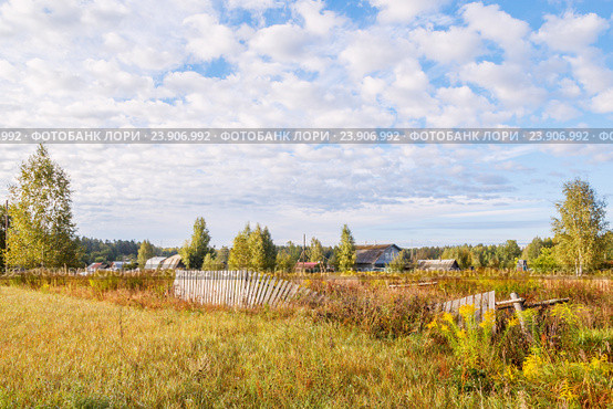 Сломанный забор (2016 год). Стоковое фото, фотограф Дмитрий Тищенко / Фотобанк Лори