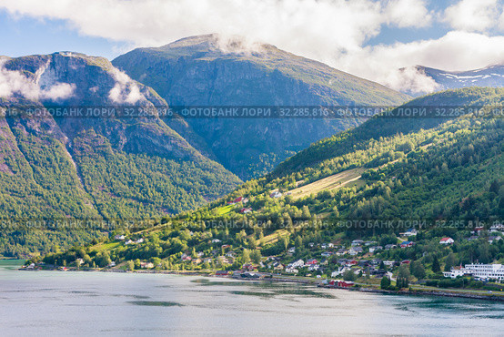 Small  houses at Olden, Norway.Olden is a village and urban area in the municipality of Stryn in Sogn og Fjordane county, Norway. Стоковое фото, фотограф Николай Коржов / Фотобанк Лори