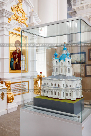 Smolny Cathedral interior with parishioners, Church utensils. Unique urban landscape center Saint Petersburg. Central historical sights city. Top tourist places in Russia. Capital Russian Empire (2017 год). Стоковое фото, фотограф Aleksandr Golubev / Фотобанк Лори