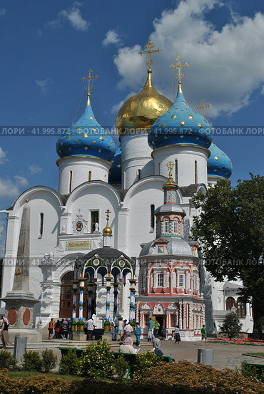 Собор Успения Пресвятой Богороди. Троице-Сергиева лавра. Город Сергиев Посад. Московская область (2014 год). Редакционное фото, фотограф lana1501 / Фотобанк Лори