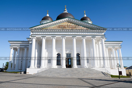 Собор Воскресения Христова (1814-1842 гг.)солнечным сентябрьским днем. Арзамас (2024 год). Стоковое фото, фотограф Виктор Карасев / Фотобанк Лори