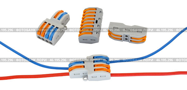 Соединители проводов без пайки на белом фоне. Push-wire connector  on white background. Стоковое фото, фотограф Татьяна Д / Фотобанк Лори