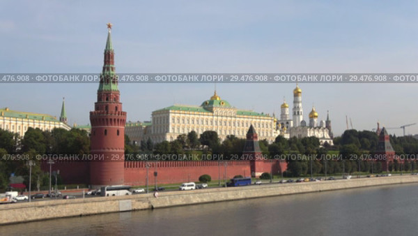 Солнечное сентябрьское утро у Московского Кремля. Москва, Россия (2018 год). Стоковое видео, видеограф Виктор Карасев / Фотобанк Лори