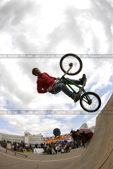 Соревнования по Bmx (2008 год). Редакционное фото, фотограф Александр Подшивалов / Фотобанк Лори
