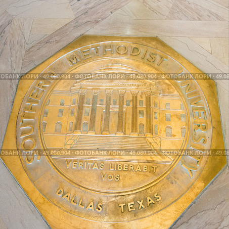 Southern Methodist University emblem on floor, Dallas, Texas, USA. Стоковое фото, агентство Ingram Publishing / Фотобанк Лори