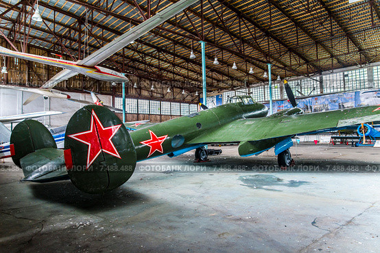 Советский бомбардировщик Пе-2. Центральный музей ВВС (2015 год). Редакционное фото, фотограф Василий Аксюченко / Фотобанк Лори