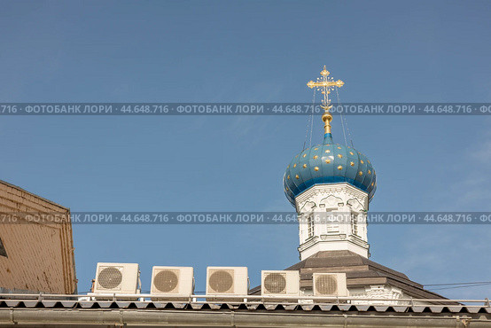 Современные системы кондиционирования в старом православном храме. Стоковое фото, фотограф Юрий Шурчков / Фотобанк Лори