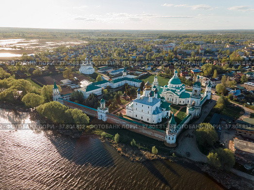 Спасо-Яковлевский Димитриев монастырь (2022 год). Редакционное фото, фотограф Julia Shepeleva / Фотобанк Лори