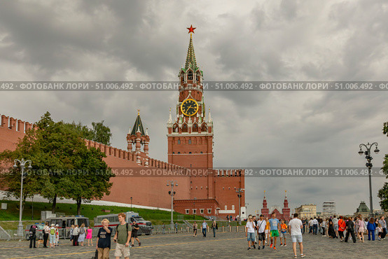 Спасская башня Московского Кремля на Красной площади. москва (2025 год) Редакционное фото, фотограф Юлия Кутыгина / Фотобанк Лори