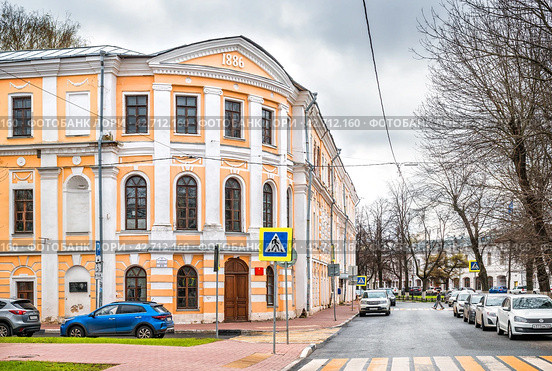 Спасские казармы, улица Андропова, Ярославль (2021 год). Стоковое фото, фотограф Baturina Yuliya / Фотобанк Лори