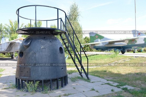 Спускаемый модуль космического корабля "Союз" (СССР) Редакционное фото, фотограф Staryh Luiba / Фотобанк Лори