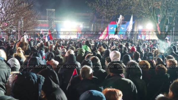 Sremska Mitrovica, Serbia 15.02.2025: Speech by Aleksandar Vucic, Serbian statesman and politician, President of the Republic of Serbia. Supporters gathered at rally, waving flags and chanting slogans (2017 год). Редакционное видео, видеограф Юлия Петровская / Фотобанк Лори