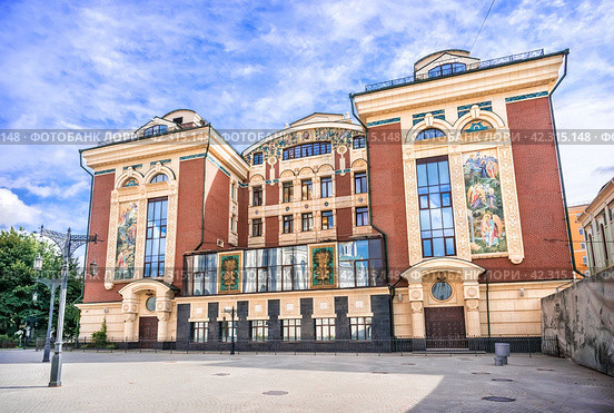 Сретенский монастырь, Духовная Семинария, Большая Лубянка, Москва (2023 год). Стоковое фото, фотограф Baturina Yuliya / Фотобанк Лори