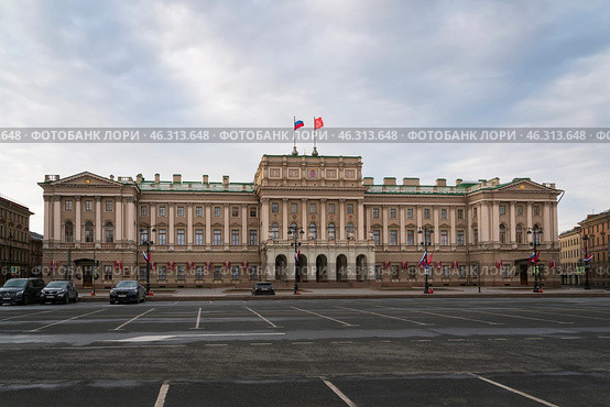 St. Petersburg, Russia, 04.30.2023: View of the building of the Mariinsky Palace on St. Isaac's Square, the Legislative Assembly of St. Petersburg is located here, on a spring morning. Редакционное фото, фотограф Ula Ulachka / Фотобанк Лори