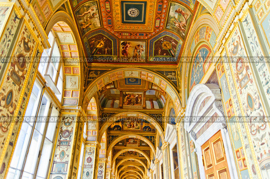 ST PETERSBURG, RUSSIA - 10.08.2010 : The Raphael Loggias in The State Hermitage, Saint Petersburg, Russia. Редакционное фото, фотограф Анна Кривицкая / Фотобанк Лори