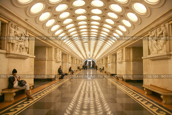 Станция московского метро "Электрозаводская" (2009 год). Редакционное фото, фотограф Наталья Волкова / Фотобанк Лори