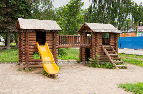 Старая Купавна. Детская площадка (2012 год). Стоковое фото, фотограф Зобков Юрий / Фотобанк Лори
