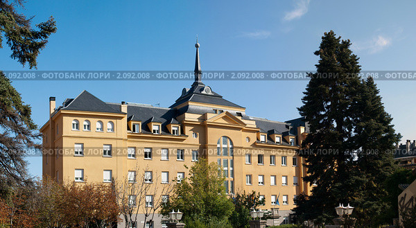 Старинное здание в Эскориале (2010 год). Стоковое фото, фотограф Алексей Шматков / Фотобанк Лори