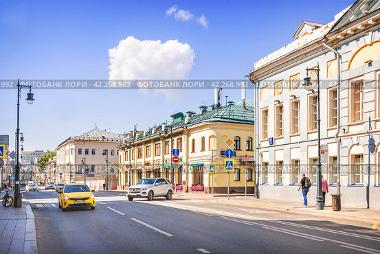 Старинные здания, усадьба Кирьяковых, улица Сретенка, Москва (2022 год). Редакционное фото, фотограф Baturina Yuliya / Фотобанк Лори